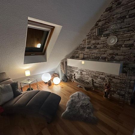 Zentrale Maisonette Mit Buero & Parkplatz 그리스하임 외부 사진