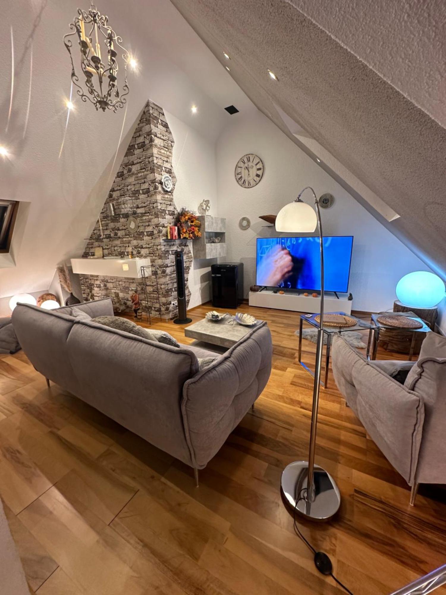 Zentrale Maisonette Mit Buero & Parkplatz 그리스하임 외부 사진