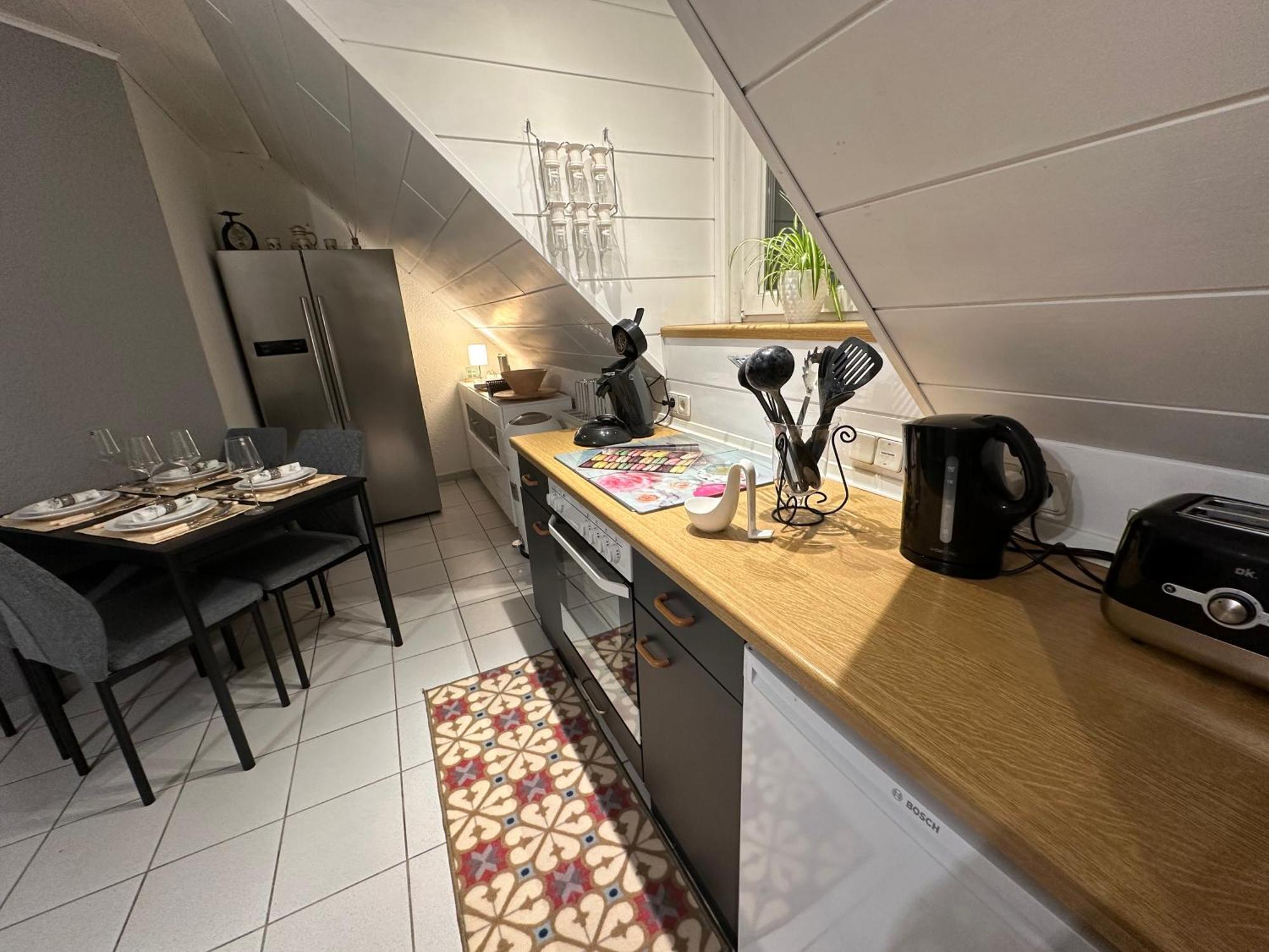 Zentrale Maisonette Mit Buero & Parkplatz 그리스하임 외부 사진